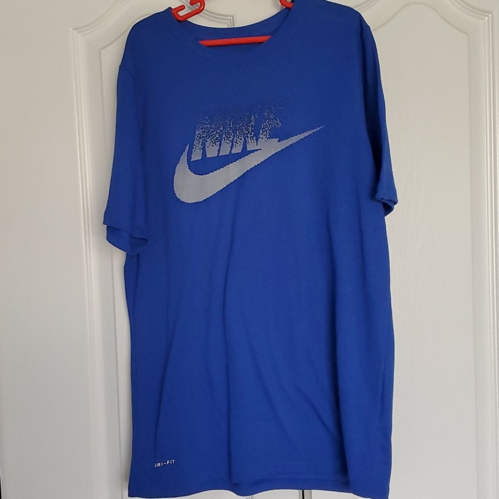 2 blue Nike dri-fit, youth large shirts - Picture 6 of 9